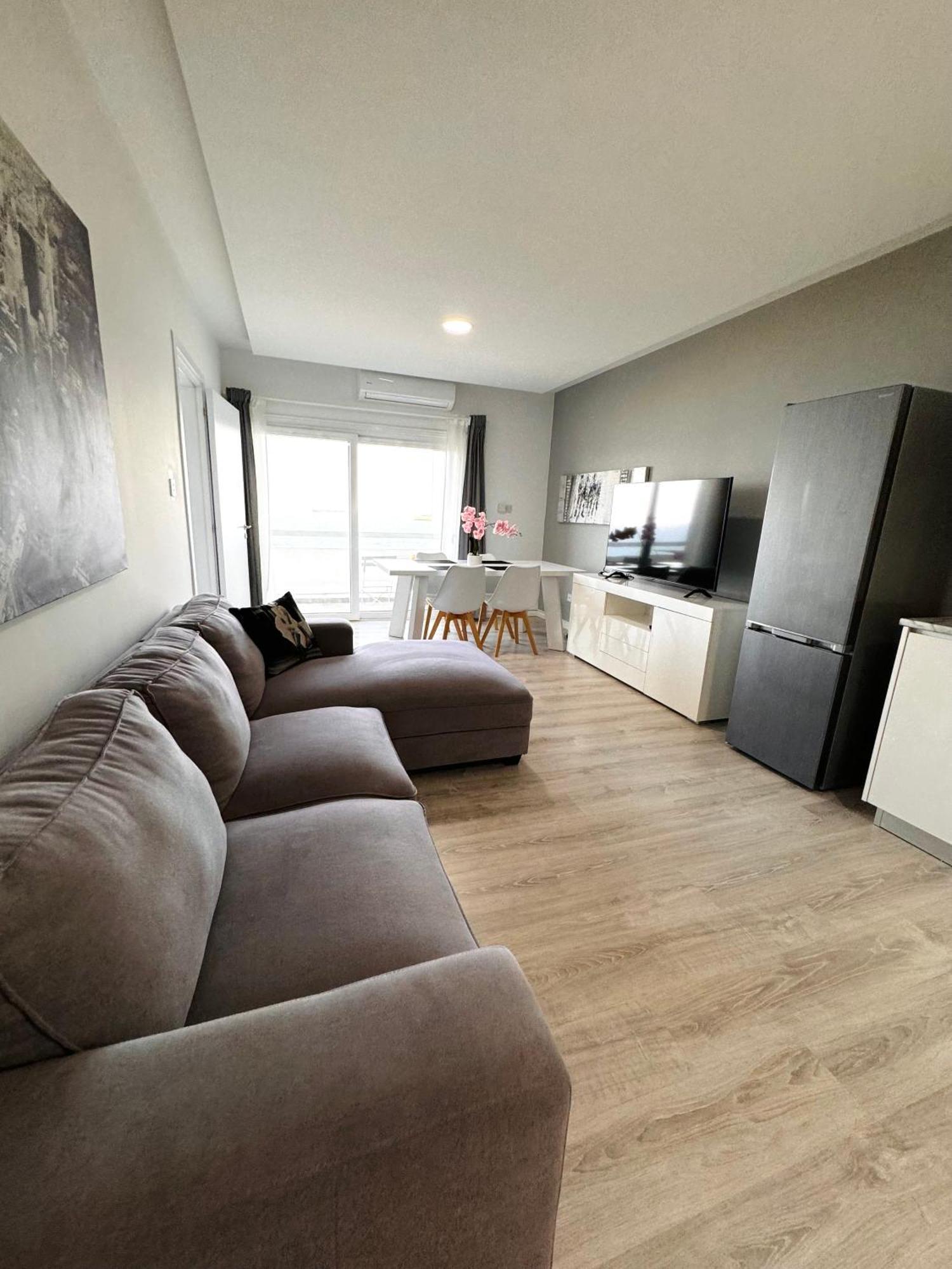 Apartment Sea View 3 Bedrooms Limassol