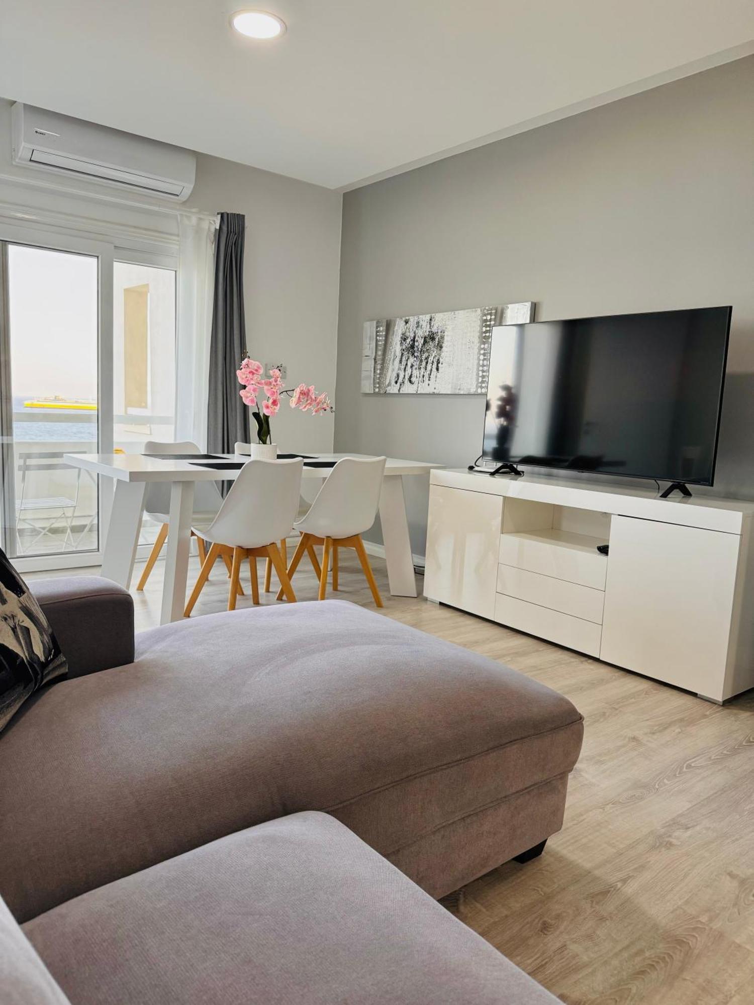 Sea View 3 Bedrooms Limassol